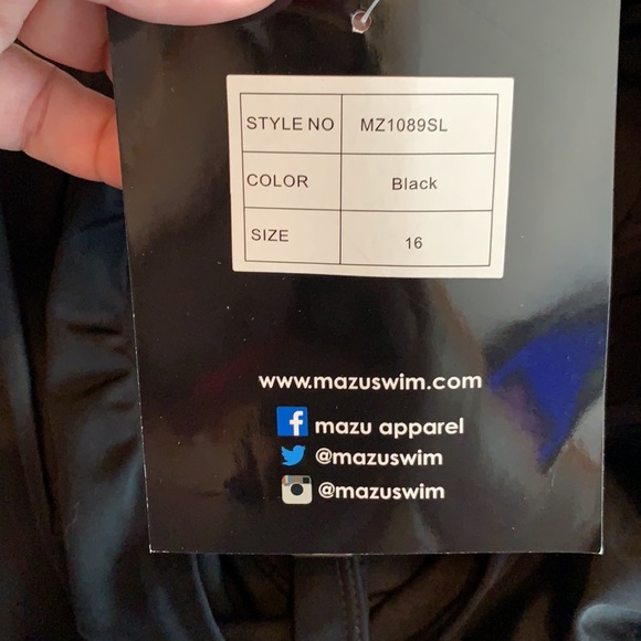 NWT Swim Top 🔥 - Picture 7 of 9